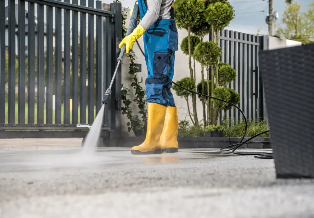 how much does it cost to clean a driveway